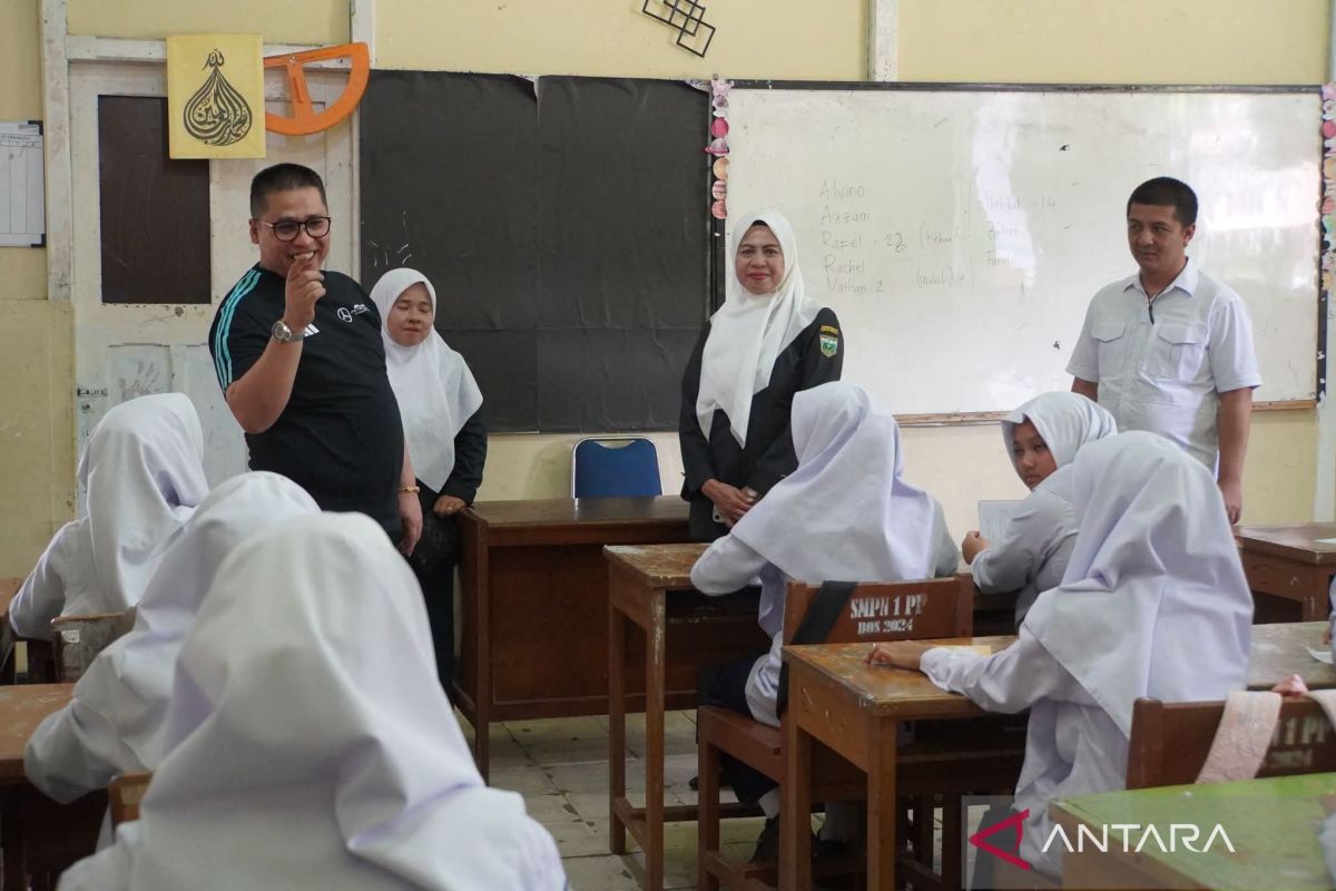 Wali Kota Padang Panjang Ajak Siswa Terapkan 7 Kebiasaan Anak Indonesia Hebat di Hari Pertama Sekolah