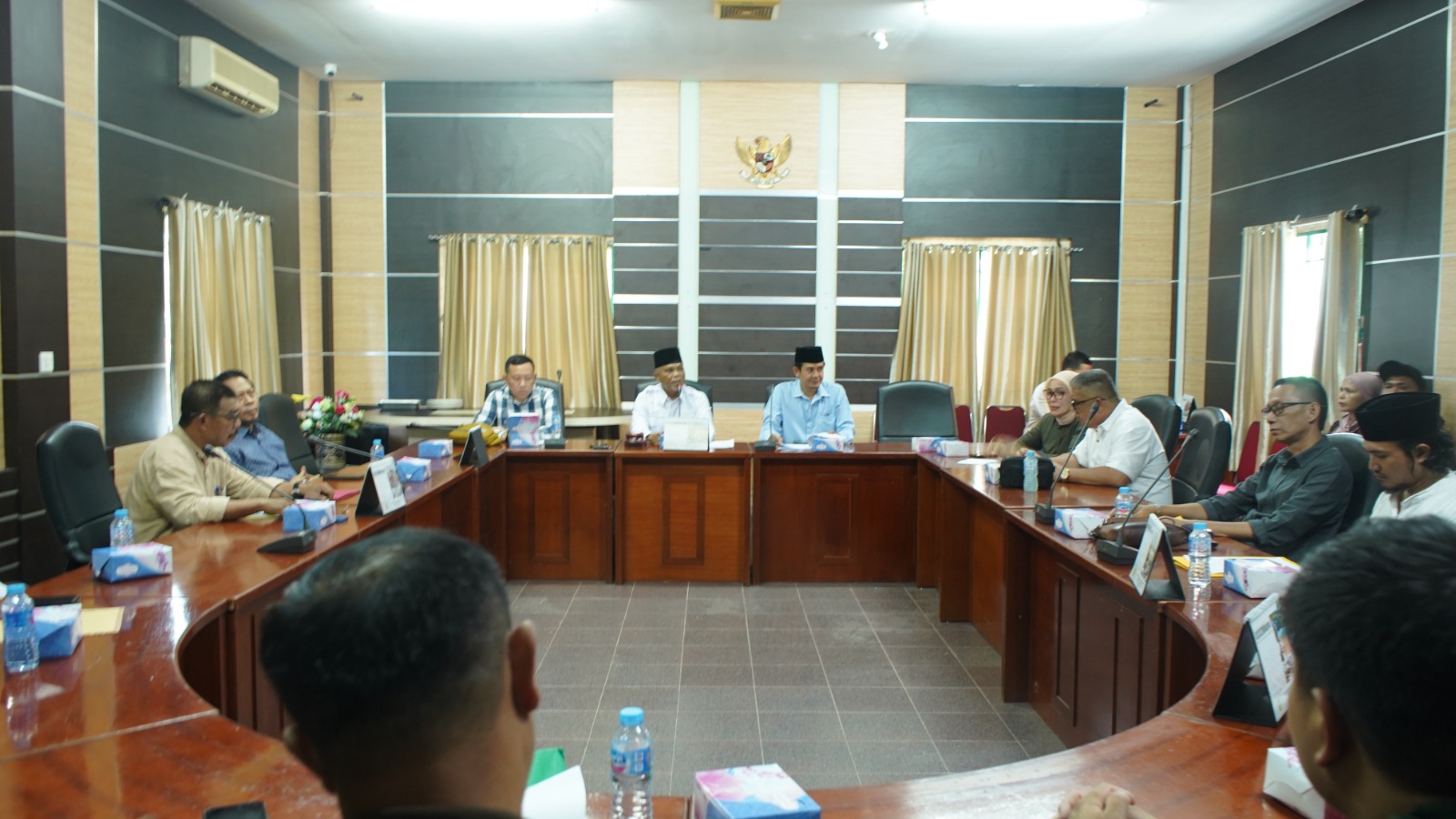 Komisi II DPRD Karimun Gelar RDP Soal Larangan Jual Ayam di Pasar Puan Maimun, Pedagang Minta Kebijakan Dievaluasi