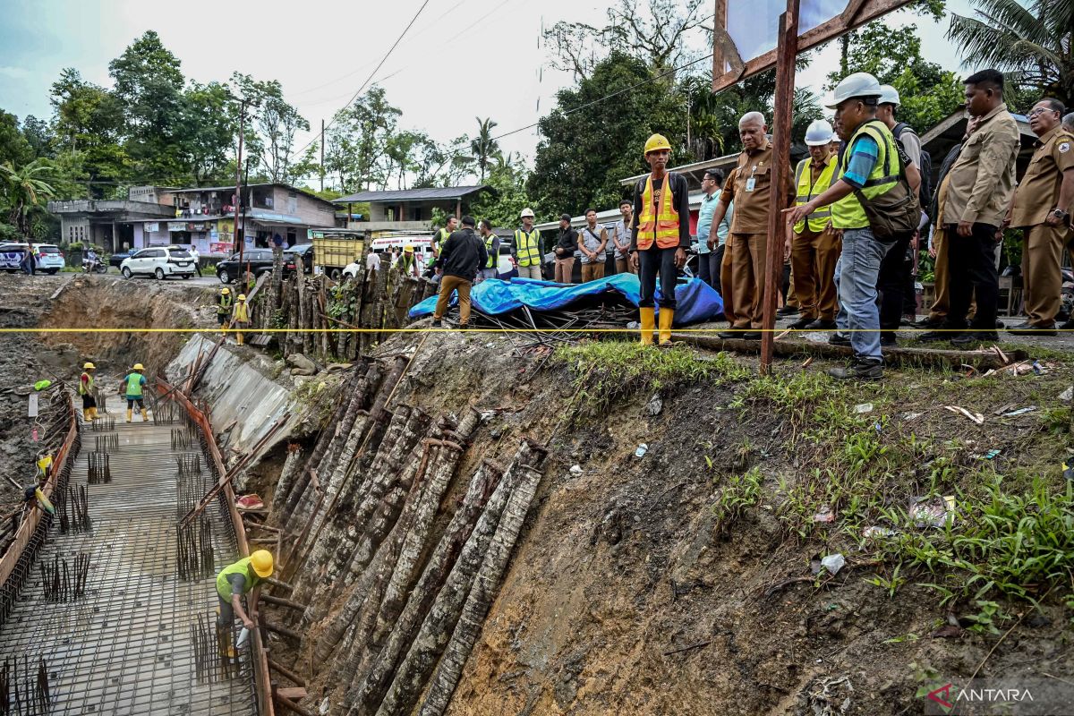 Wagub Sumut Surya Tinjau Pembangunan Turap Jalan Miga–Lolowua di Gunungsitoli, Pastikan Proyek Strategis Tepat Waktu