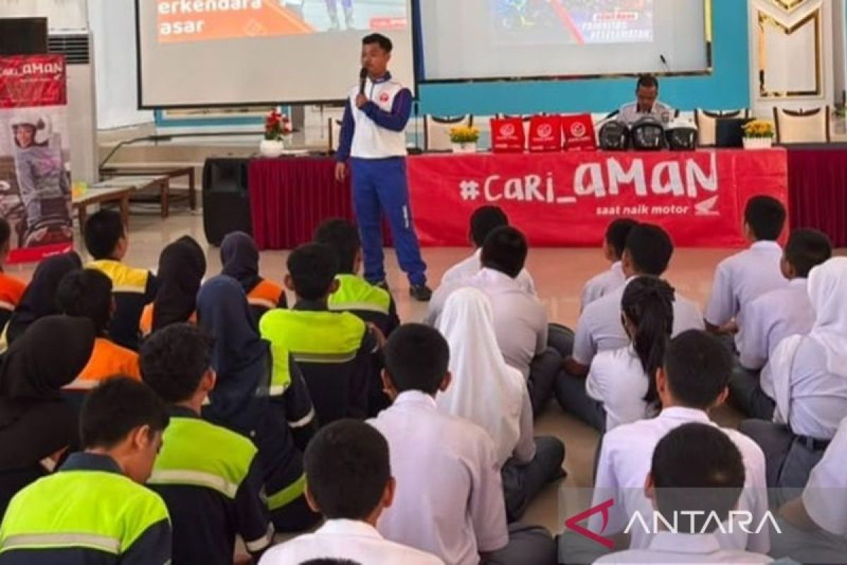 Honda Babel Edukasi Safety Riding di SMKN 2 Pangkalpinang, Siswa Diajak Cari Aman Sejak Dini