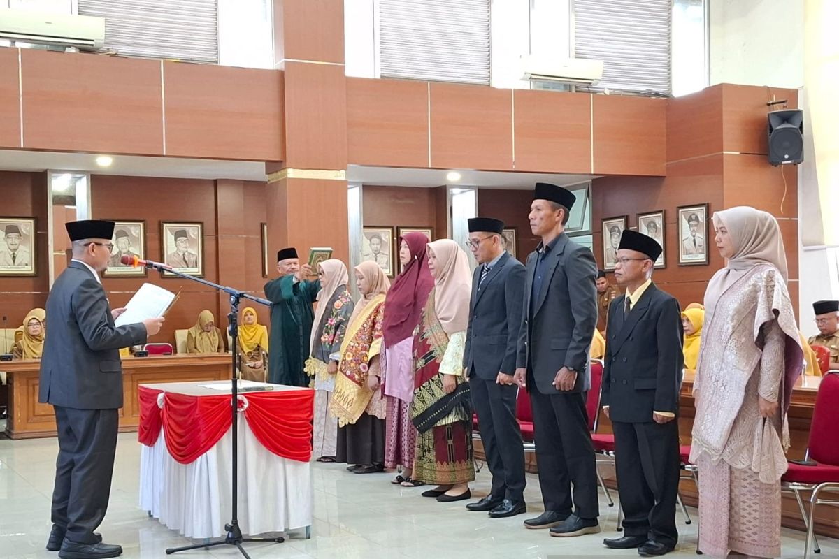 Pemkot Bukittinggi Lantik 8 Pejabat Baru, Wawako Ibnu Asis Tekankan Pelayanan Publik Efektif dan Akuntabel