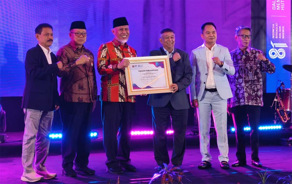 Gubernur Sumbar Mahyeldi Ingatkan Guru di Padang Terus Perbarui Ilmu, Jangan Sampai Kalah dengan Murid yang Melek Teknologi