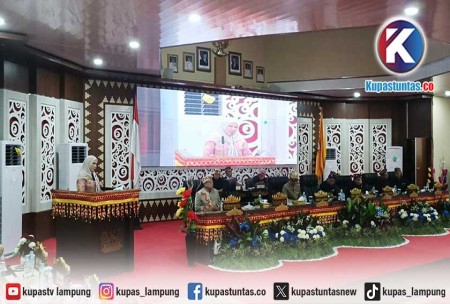 Gubernur Lampung Hadir Perdana di Paripurna HUT ke-344 Bandar Lampung, Wali Kota Eva Dwiana Terharu dan Singgung 5 Fokus Pembangunan