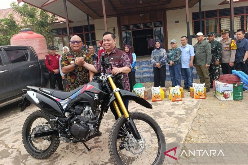 Bupati Kotim Salurkan 100 Paket Sembako untuk MPA di Enam Kecamatan Wilayah Utara