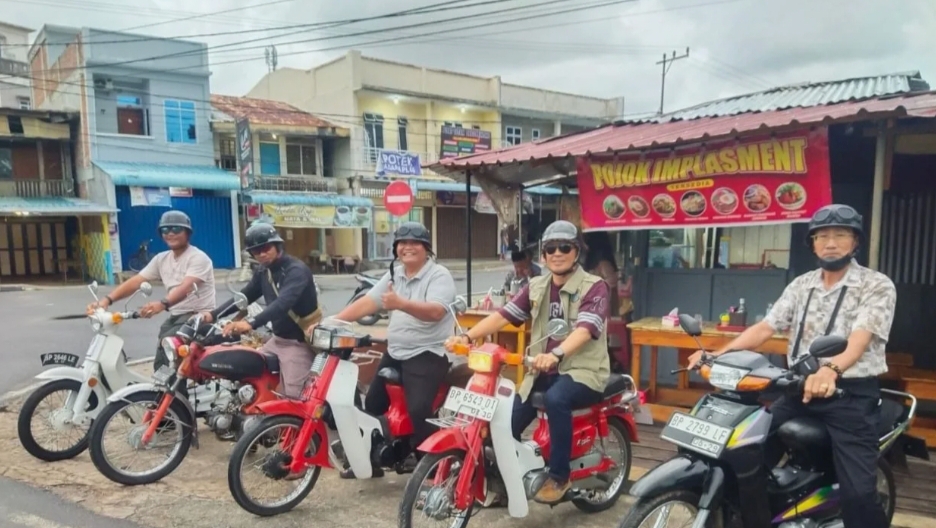 Komunitas Motor Klasik CEO Lingga Salurkan Bantuan untuk Anak Disabilitas di Dabo Singkep, Disambut Haru Keluarga