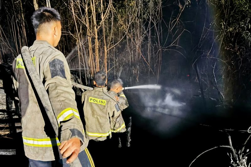 Polda Kaltara Kerahkan 75 Personel Padamkan 19 Hektare Karhutla di Dua Desa Bulungan