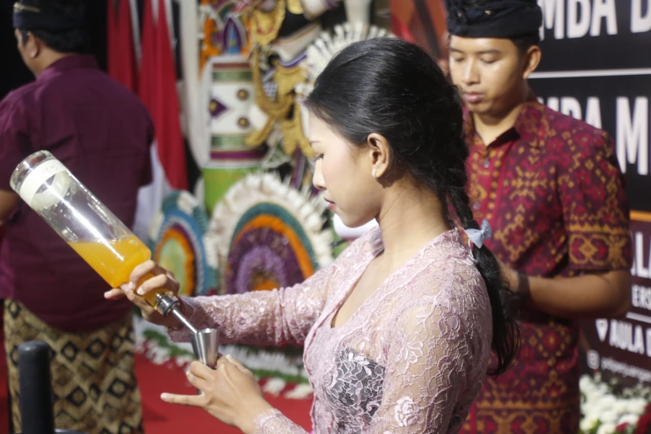 3 Srikandi Muda Bali Tembus Final Lomba Mixologi Arak Bali, Dewa Ayu Sri Wahyuni Juara di Klungkung
