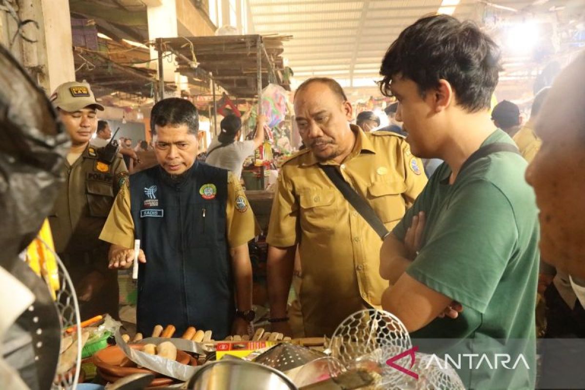 Pemkot Pontianak Tertibkan Kios dan Los di Pasar Flamboyan, Kembalikan Fungsi Jalan untuk Akses Pembeli