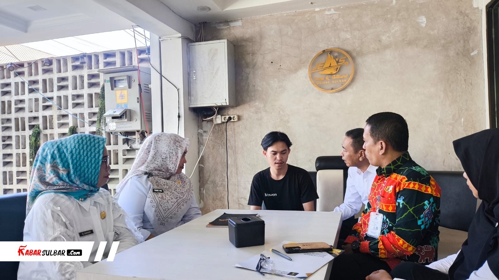 Kemenkum Sulbar Datangi Kafe di Majene untuk Edukasi Royalti Musik ke Pelaku Usaha, Ini yang Wajib Dipenuhi
