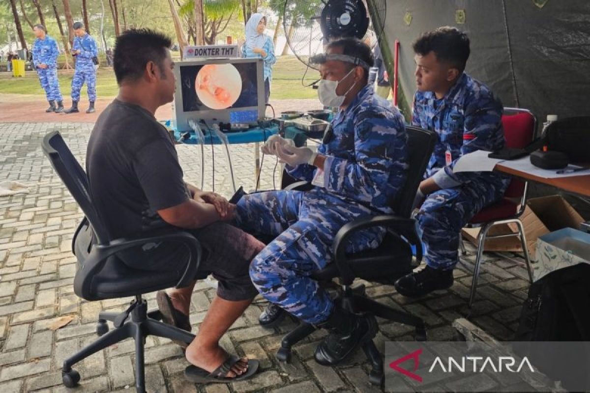 184 Warga Natuna Manfaatkan CKG Gratis Lanud RSA, Dokter Spesialis THT Disiagakan di Pantai Piwang