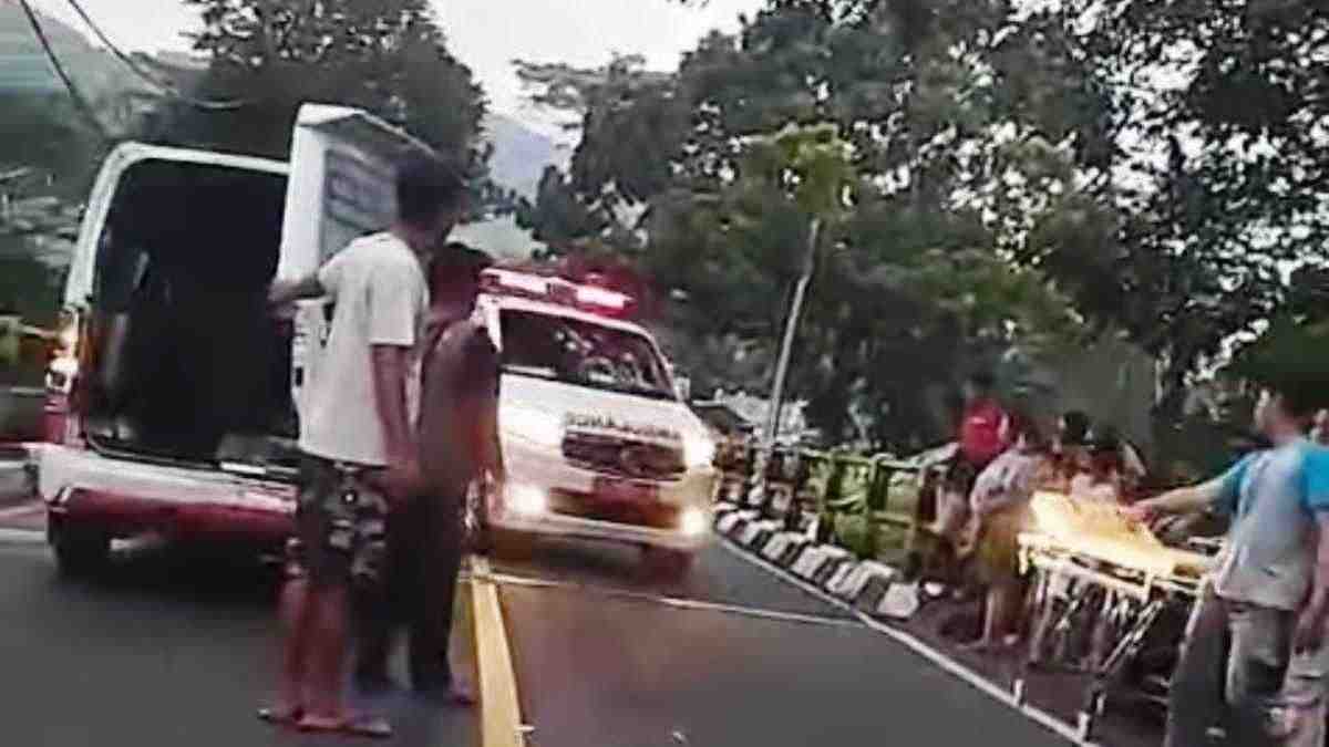 Motor Pasutri Asal Jakarta Tersenggol Truk Tangki BBM di Pamarican Ciamis, Satu Balita Selamat