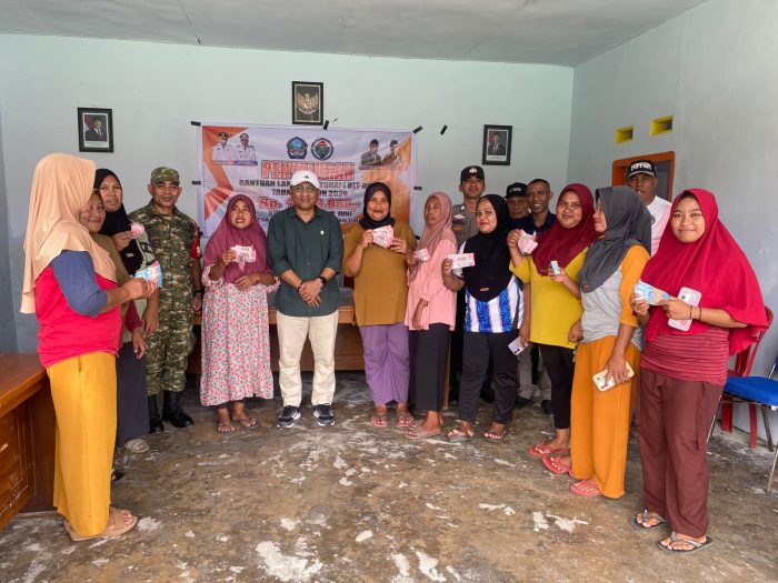 Pemdes Bori di Halmahera Selatan Salurkan BLT-DD Semester Pertama 2026, Lima KPM Terima Bantuan Tunai