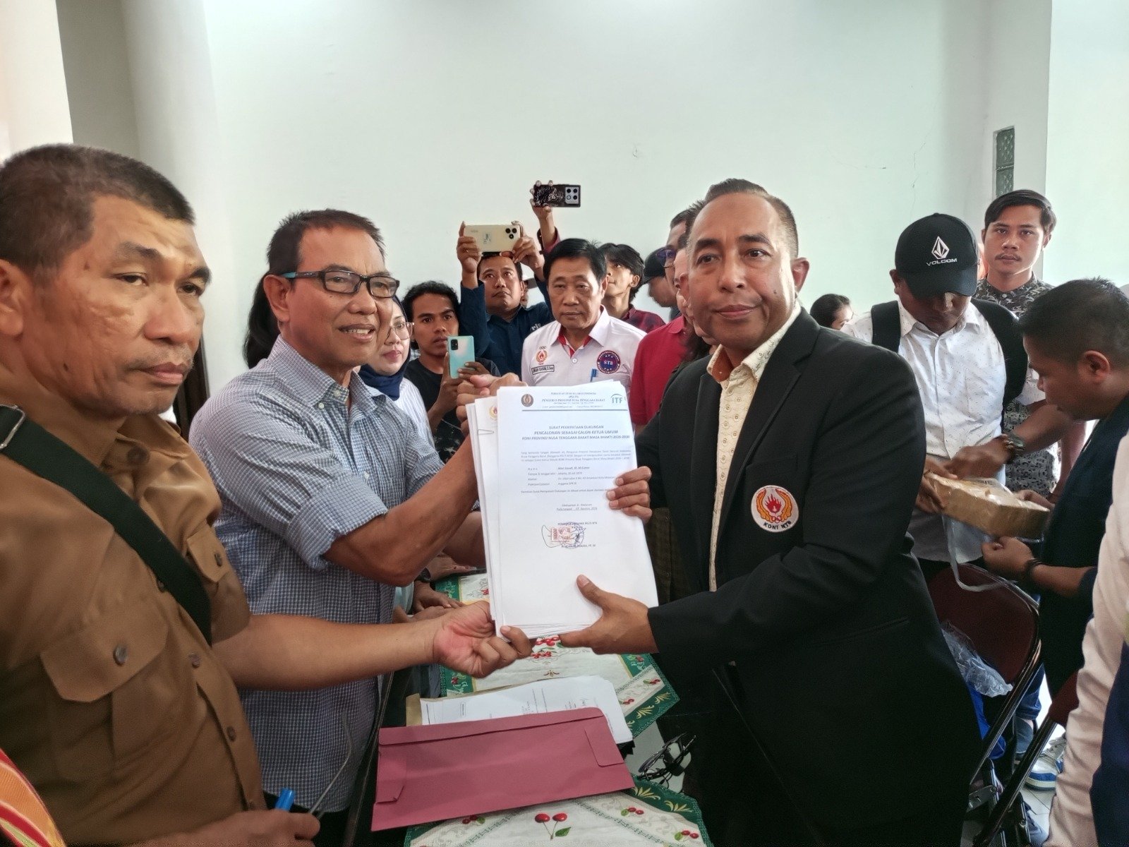 Anggota DPR RI Mori Hanafi Pantang Mundur Lawan Gubernur NTB di Pemilihan Ketua KONI, Dukungan Cabor Jadi Alasan