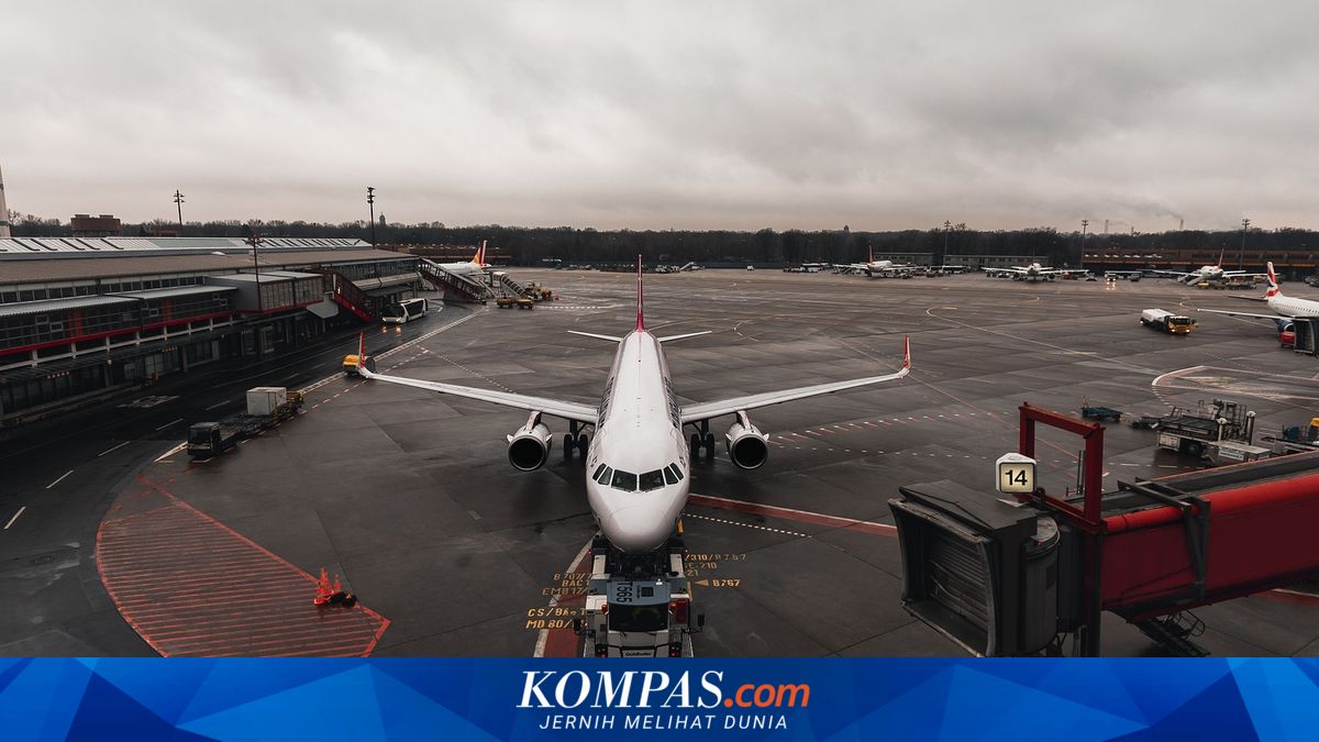 Pesawat Militer AS Lockheed C-130T Hercules Mendarat Darurat di Bandara Minangkabau, Sepekan Menginap di Hanggar Susi Air Padang