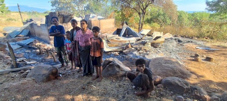Rumah Semi Permanen di Desa Wairbleler, Sikka Hangus Terbakar Saat Penghuni Tidur, 5 Karung Jagung dan Padi Ludes