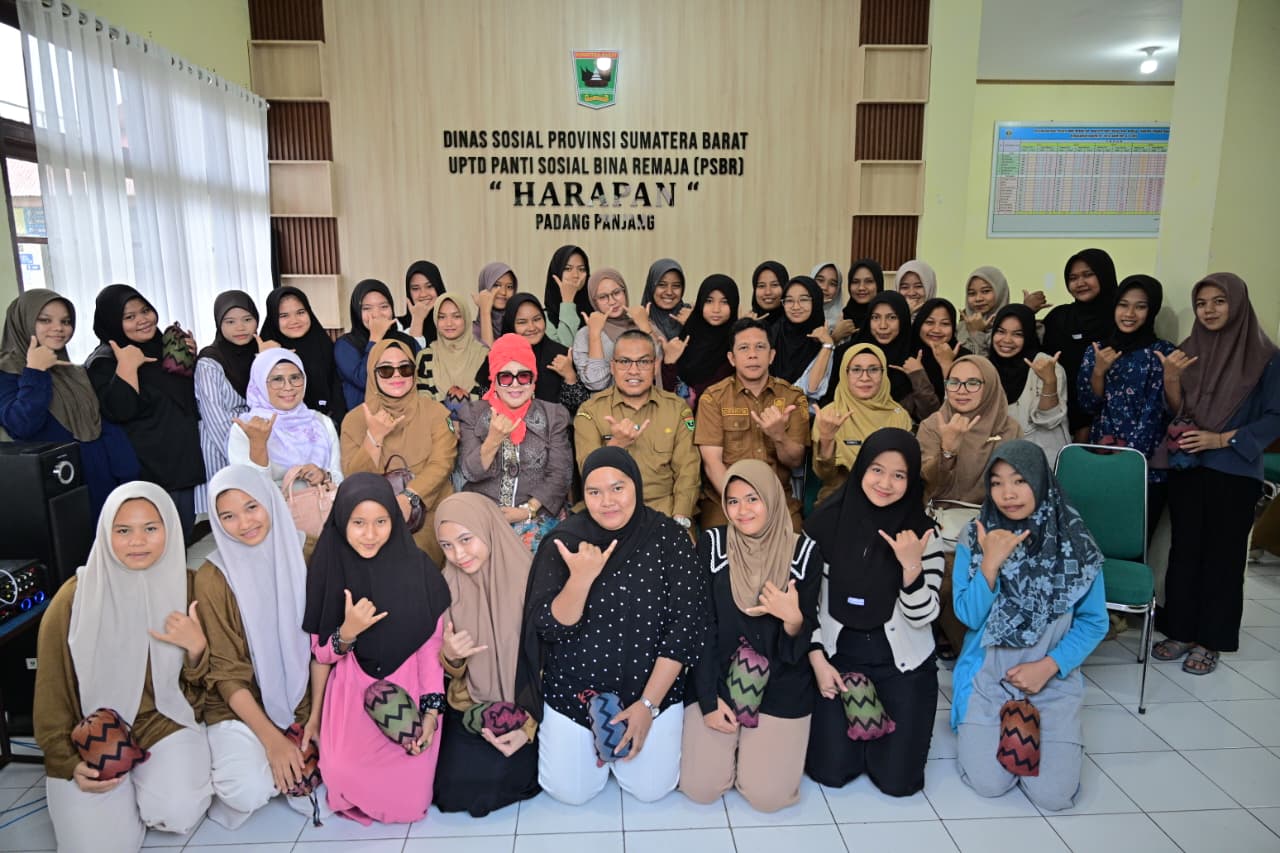 Sekda Sumbar Arry Yuswandi Dorong 33 Anak Binaan PSBR Harapan Padang Panjang Miliki Dua Sertifikat Keahlian Sebelum Lulus