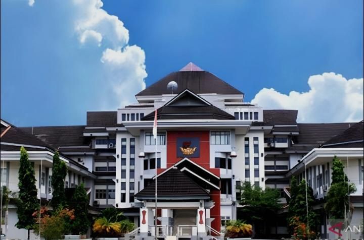 Universitas Pattimura Ambon Gelar Wisuda Juli 2026, Calon Wisudawan Wajib Ikut Gladi Resik 27 Juli