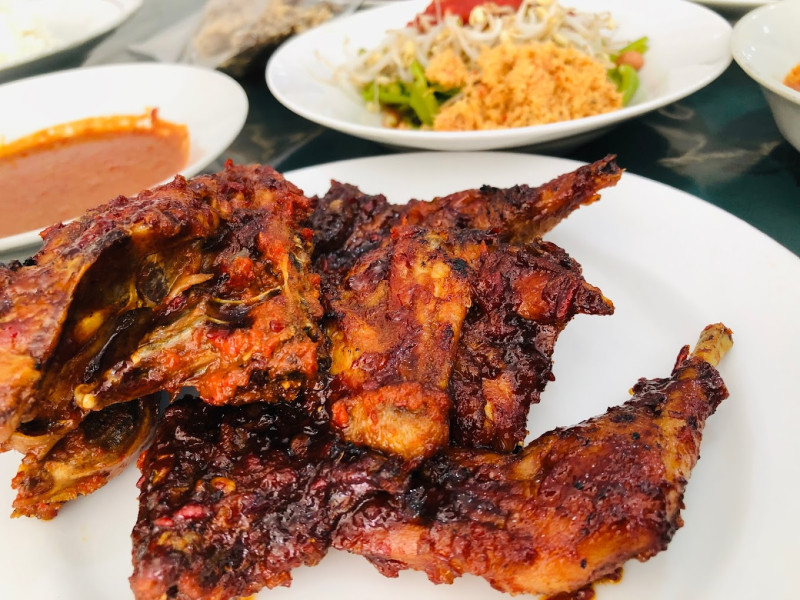 Ayam Taliwang Lombok Asli Kini Hadir di Bogor