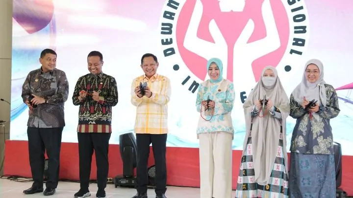 HUT Dekranas ke-46 di Makassar Tutup, Mendagri Tito Karnavian Sorot Dampak Ekonomi Rp4 Miliar
