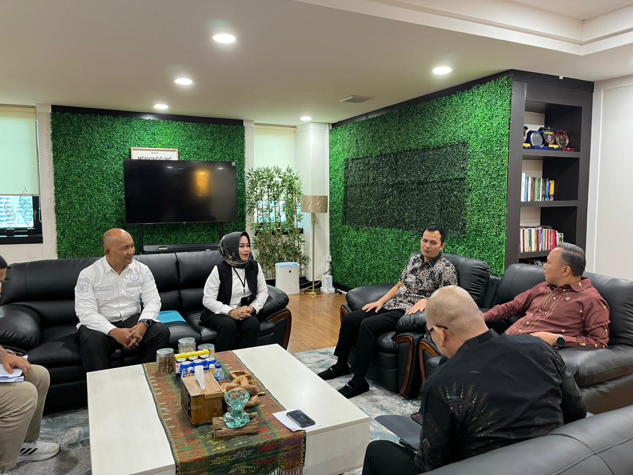 Wabup Padang Pariaman Temui Wamen HAM RI, Bawa Proposal Kampung REDAM Berbasis Kearifan Lokal