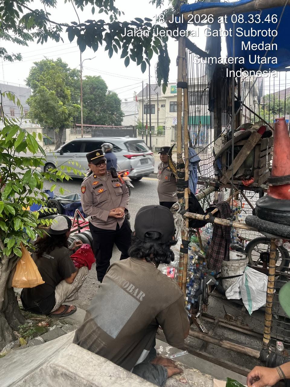 Kanit Samapta Polsek Sunggal Iptu Nizar Nasution Temui Anak Punk di SPBU Medan-Binjai, Beri Edukasi Kamtibmas