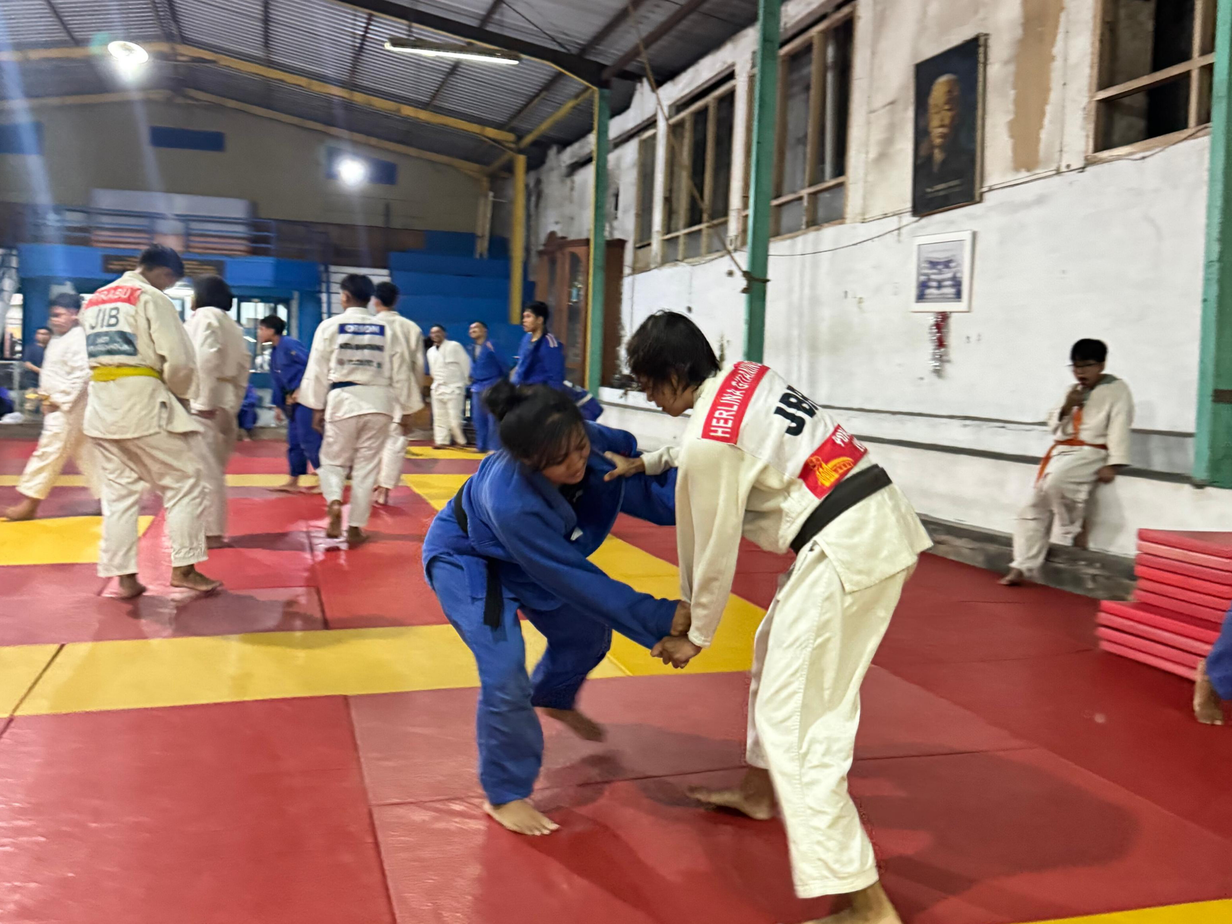 Sambo Tangsel Targetkan 9 Medali Emas di Porprov Banten 2026, 12 Atlet Siap Bertanding di Kandang Sendiri
