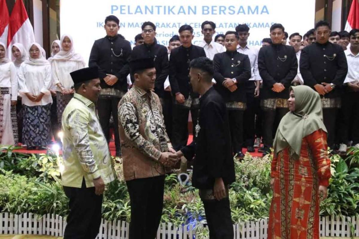 Bupati Aceh Selatan Lantik Pengurus Ikamas dan HAMAS, Ajak Perantau Berkontribusi untuk Daerah