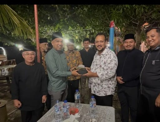 Wabup Lingga Nofrizal Sambut Anggota DPR RI Muhammad Hatta di Pantai Jang Dabo Singkep, Perkuat Silaturahmi dan Bahas Kemajuan Daerah