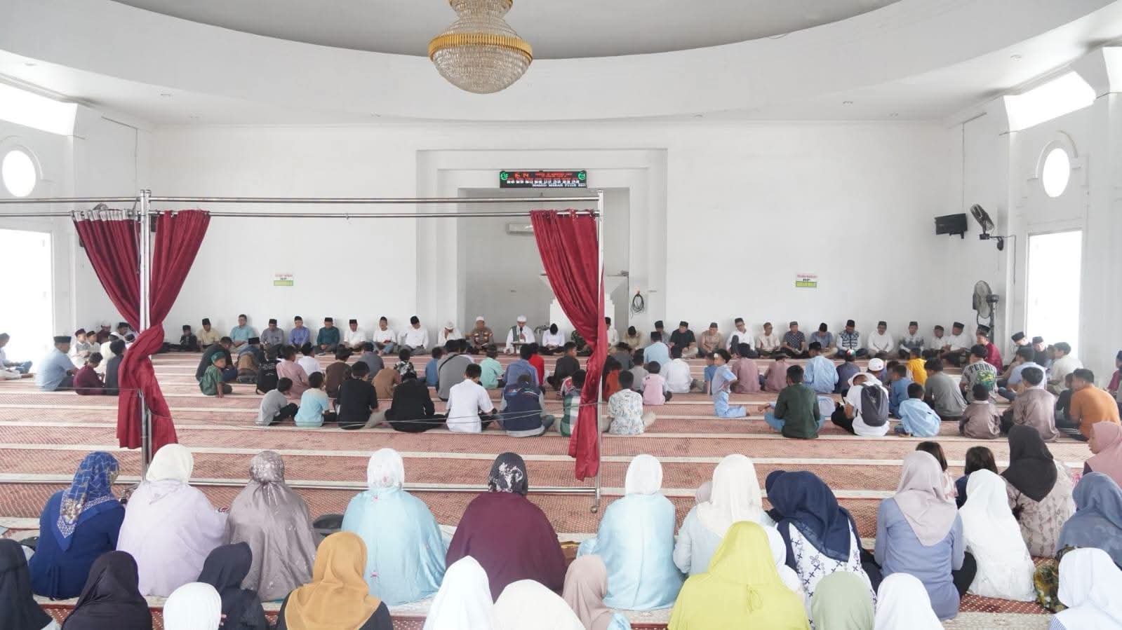 Wali Kota Bengkulu Dedy Wahyudi Pimpin Doa dan Zikir Bersama Anak Yatim di Masjid Merah Putih, Mohon Keselamatan Kota
