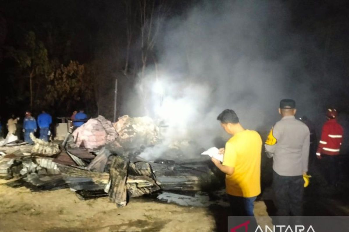 Rumah Merangkap Gudang di Padang Lawas Utara Hangus Dilalap Api, Kerugian Ditaksir Rp55 Juta