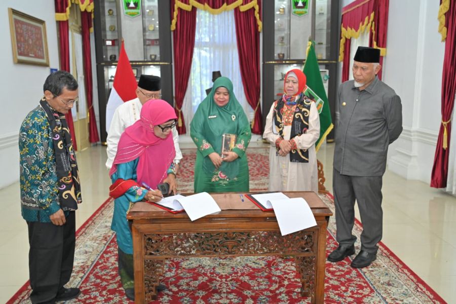 Gubernur Sumbar Dorong PT Manfaatkan 7.000 Buku Hibah Tamil untuk Riset Budaya Minangkabau