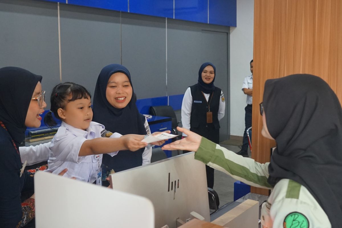 Tiga Anak di Palembang Jadi Masinis Cilik dan Petugas Stasiun Lewat Program KAI Schooliday 2026