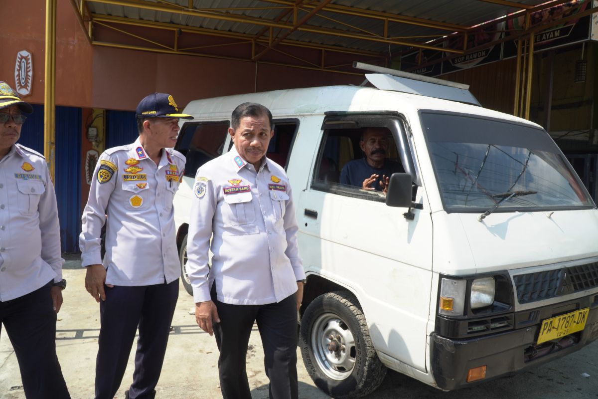 Pemkot Jayapura Gelar Sidang di Tempat untuk Angkutan Umum yang Parkir di Luar Terminal
