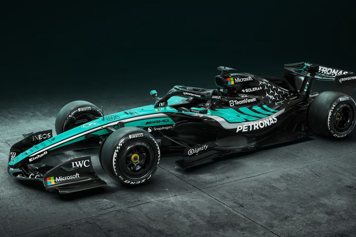 Mercedes Kenalkan Livery Spesial Petronas untuk F1 GP Bahrain di Sirkuit Sepang