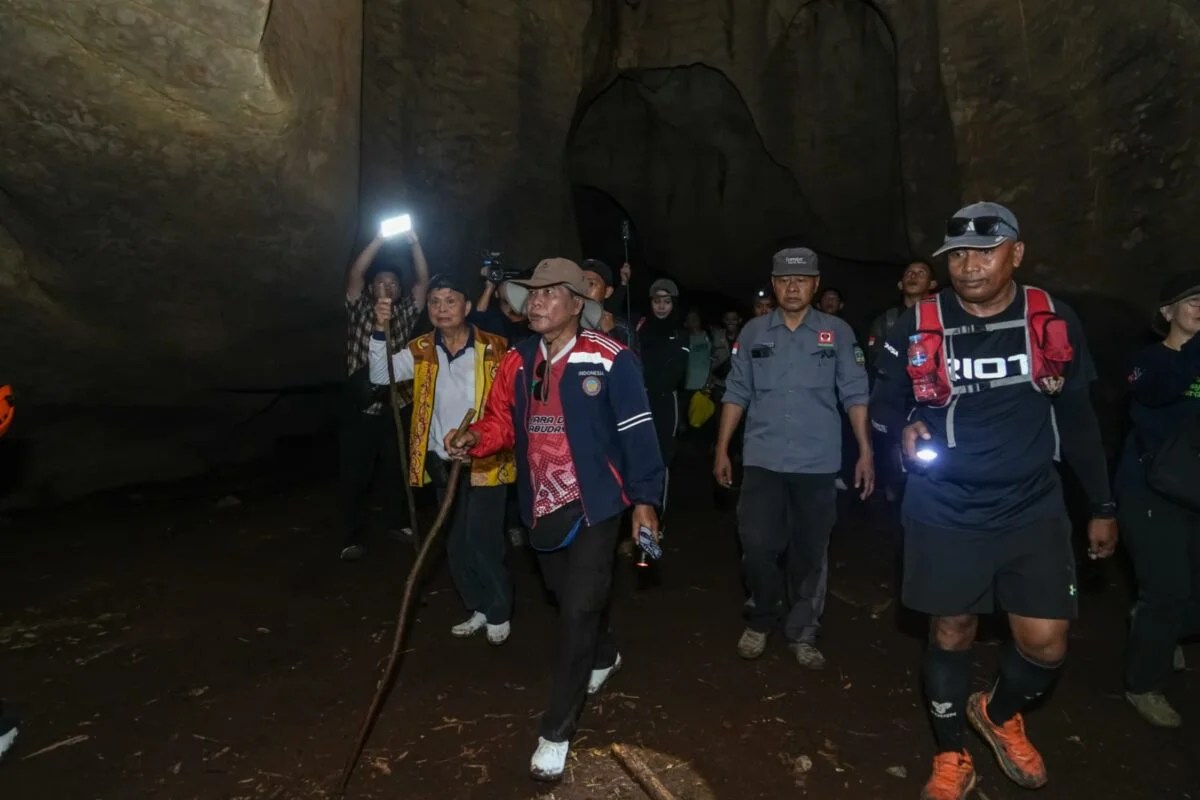 Gubernur Kaltara Tinjau Goa Berlapis Gunung Seriang, Destinasi Wisata Baru dengan Batu Musik di Bulungan