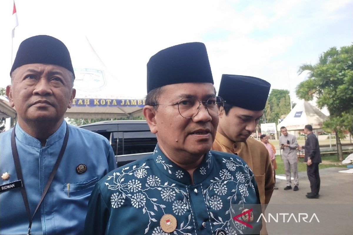 Wali Kota Jambi Maulana Larang ASN Live Streaming dan Buat Konten Tak Etis Selama Jam Kerja, Pelanggar Diproses