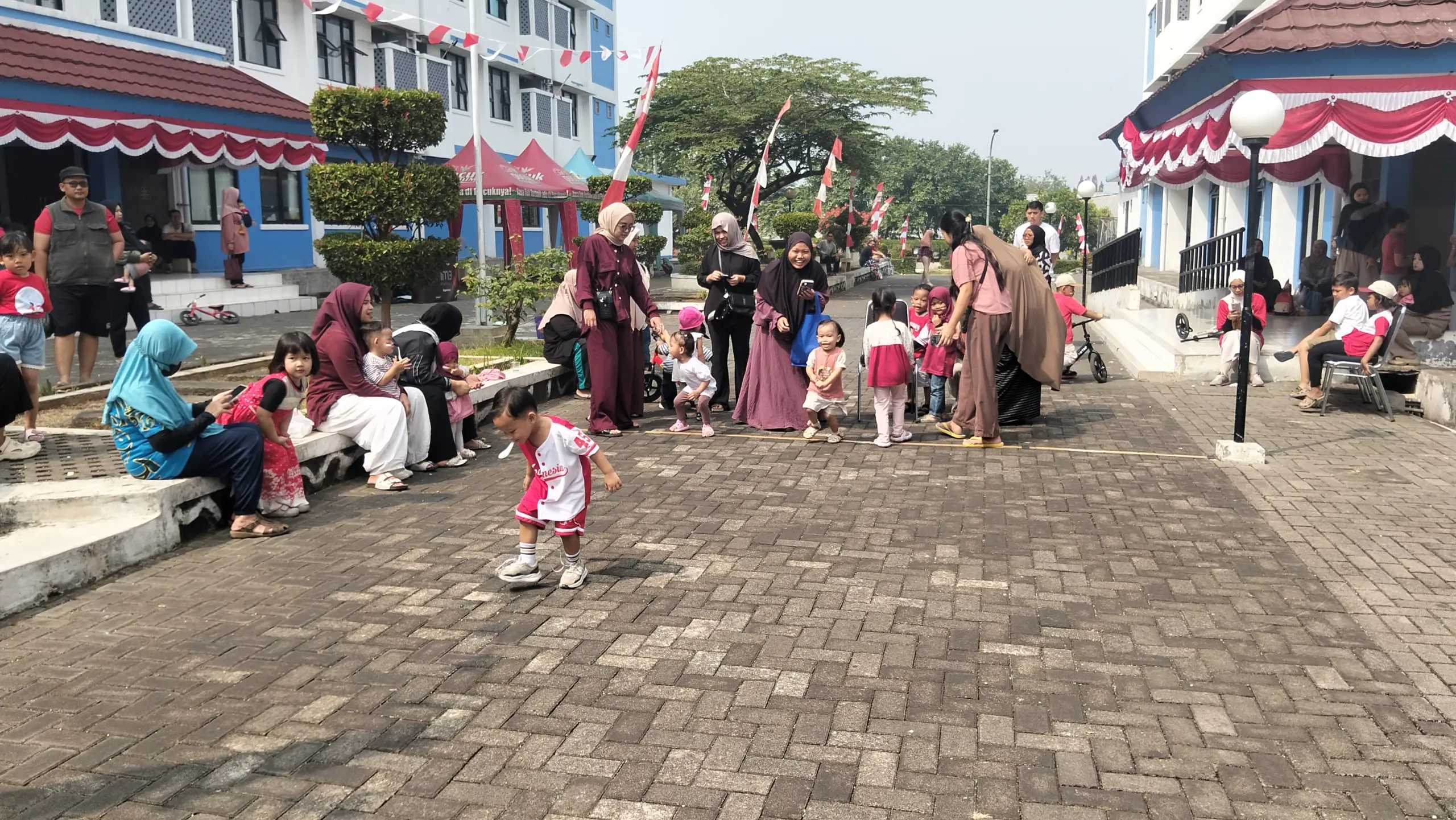 Apartemen Transit Ujungberung Gelar Lomba HUT ke-81 RI, Puncak Perayaan Hadirkan Band Lokal dan Cek Kesehatan Gratis
