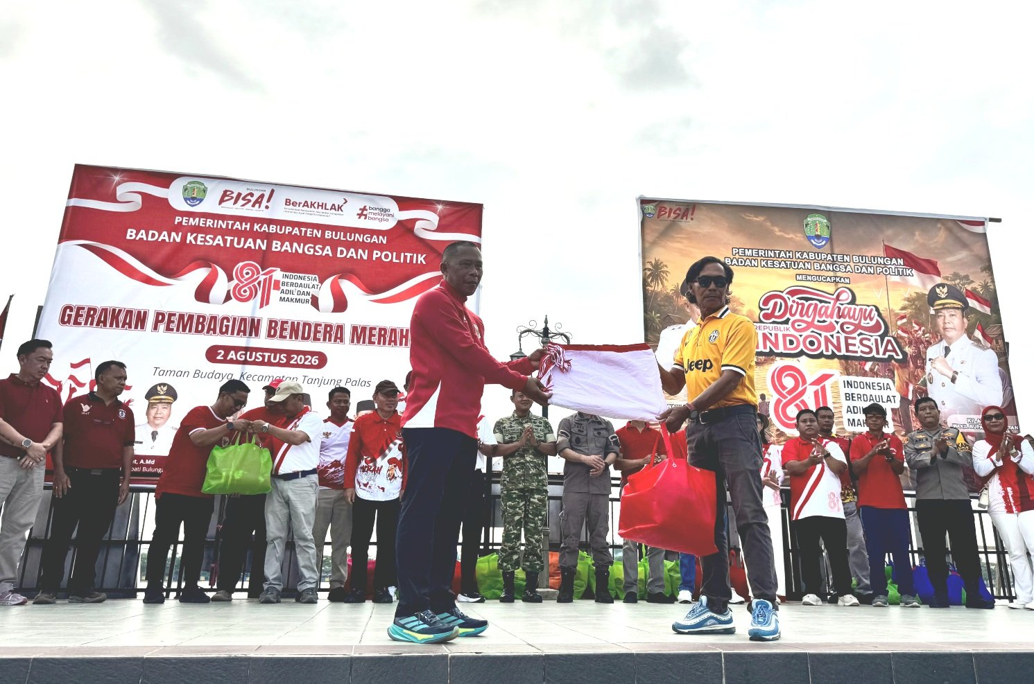 Pemkab Bulungan Bagikan 3.000 Bendera Merah Putih Sambut HUT ke-81 RI, Targetkan Seluruh Rumah Warga Berkibar Agustus 2026