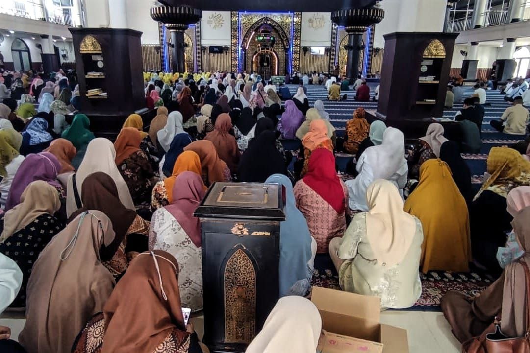 Ratusan ASN Pemkab Gorontalo Kibarkan Doa untuk Rachmat Gobel di Masjid Agung Baiturrahman Limboto