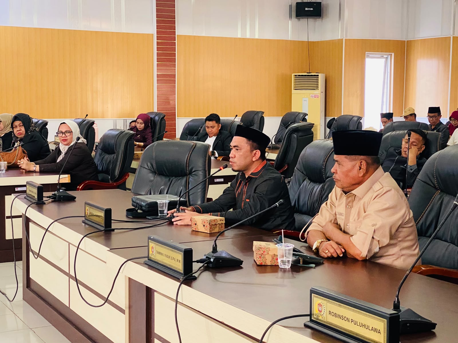 Windra Lagarusu Soroti OPD Hadir ke Pembahasan Anggaran Tanpa Data, Target Pendapatan Diminta Realistis