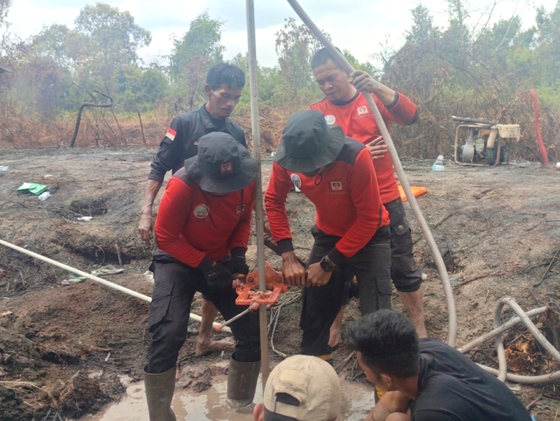 Manggala Agni Bor Sumur 24 Meter di Sampit Atasi Krisis Air Padamkan Karhutla Lahan Gambut