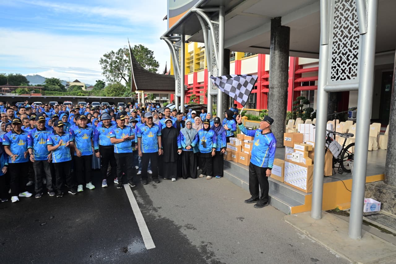 Gubernur Sumbar Mahyeldi Pimpin Jalan Pagi KORPRI Setdaprov, Tegaskan Pancasila Wujud Nyata di Lingkungan ASN