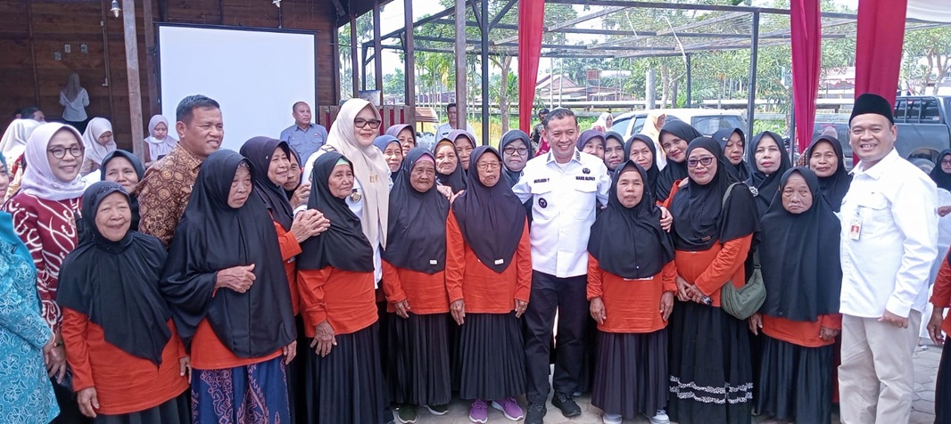 Bupati Tanjab Timur Resmi Buka Sekolah Lansia Tangguh Standar-2 SKK Migas-PetroChina di Geragai, 60 Lansia Ikut Program
