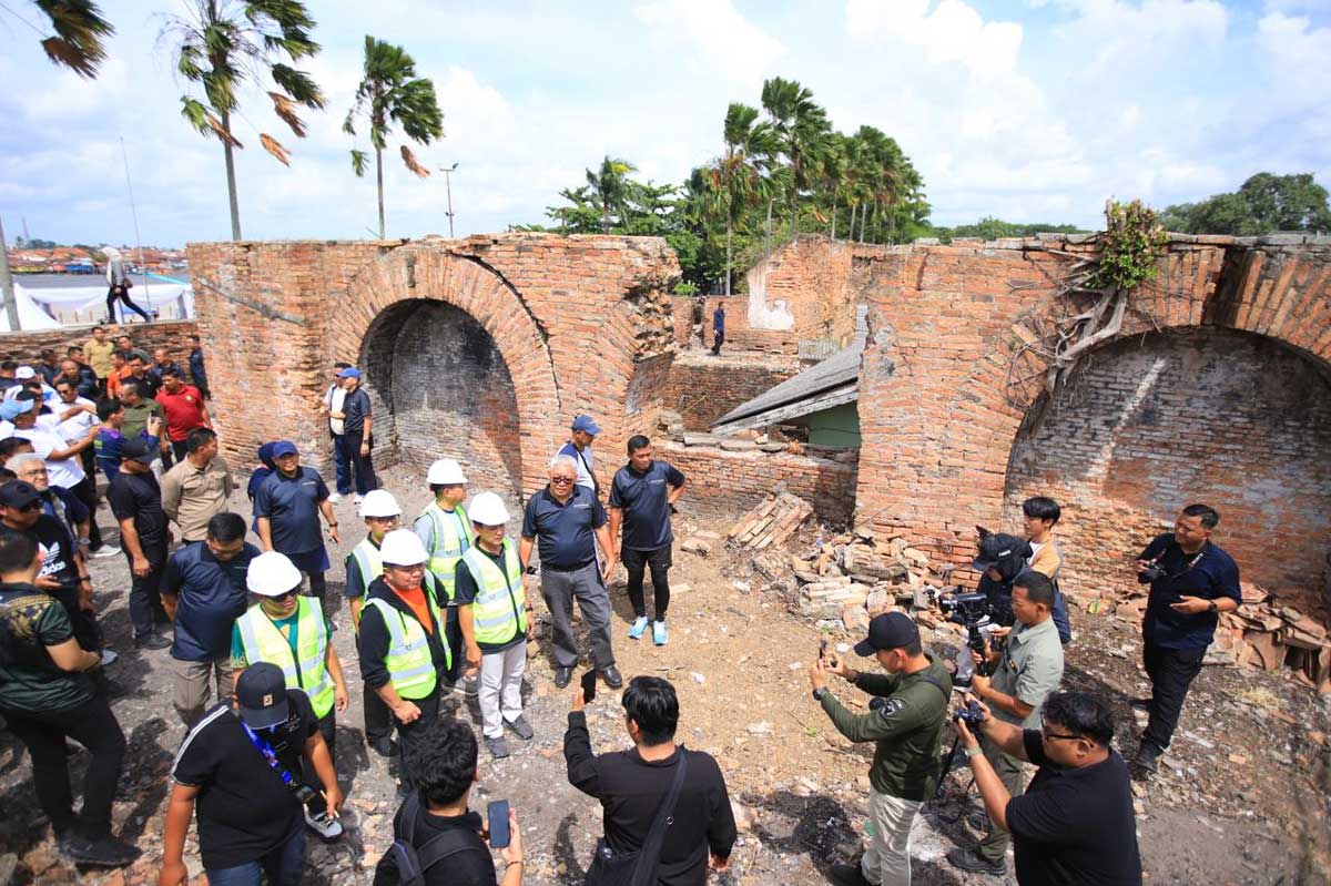 Benteng Kuto Besak Ternyata Dibangun Putra Daerah, Bukan Penjajah – Herman Deru Ungkap Fakta Sejarah di Balik Revitalisasi