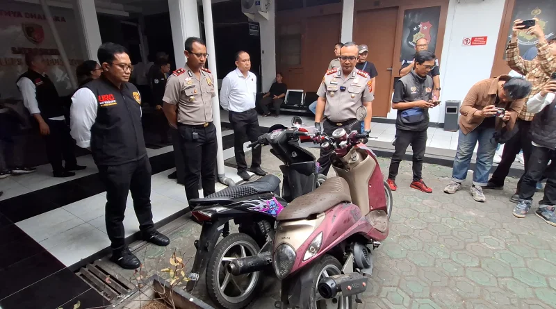 Polres Sukabumi Kota Bekuk Pasutri Spesialis Curanmor, Bawa Anak Jadi Modus Agar Tak Dicurigai