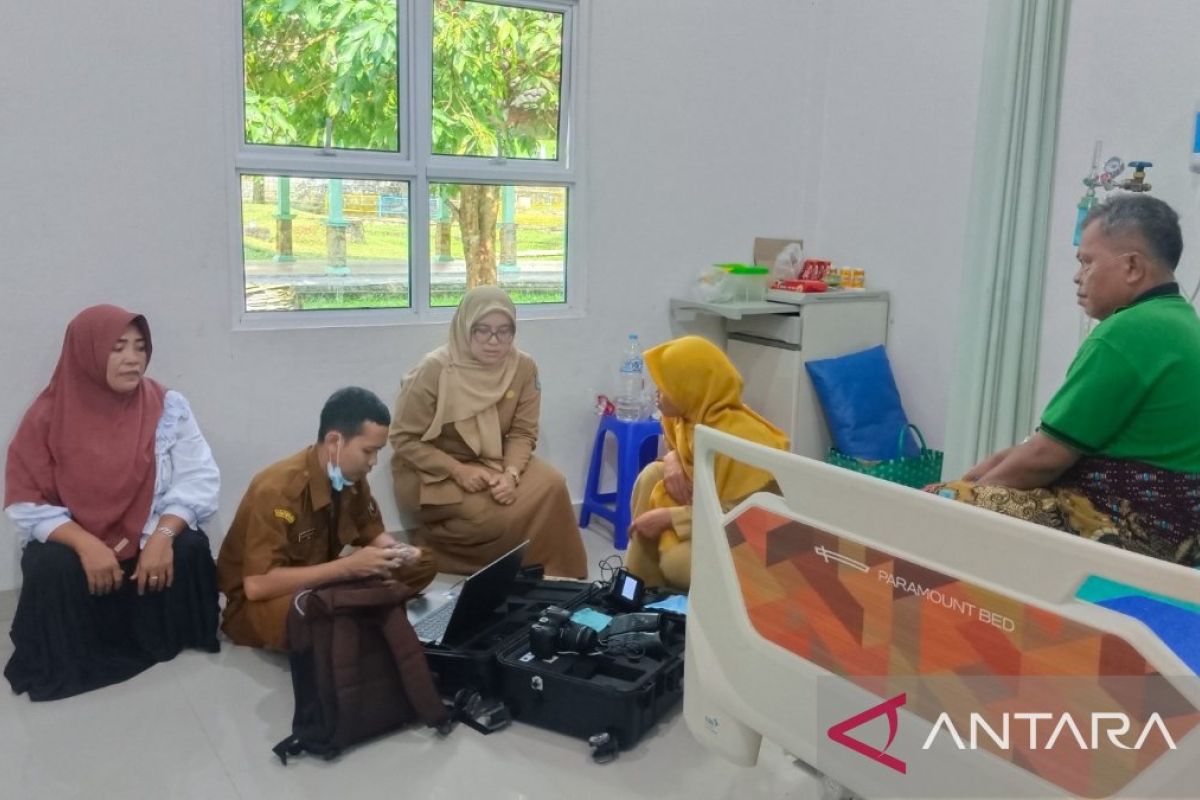 Disducapil Bangka Tengah Jemput Bola ke Rumah, 100 Warga Rentan Sudah Terlayani Program Jempol Mantan