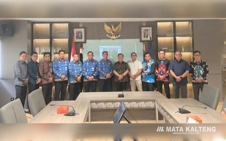 Bupati Kotim Dorong Pelebaran Runway dan Pagar Keamanan Bandara Haji Asan Sampit Pasca Mendaratnya Jet Perdana