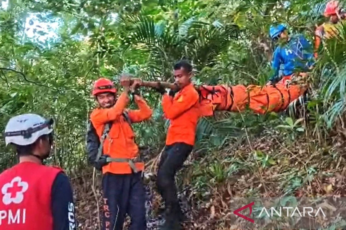 Tragedi Pendaki Gunung Monrolo Maros: Lima Tersambar Petir, Satu Tewas di Puncak, Evakuasi Berlangsung 12 Jam