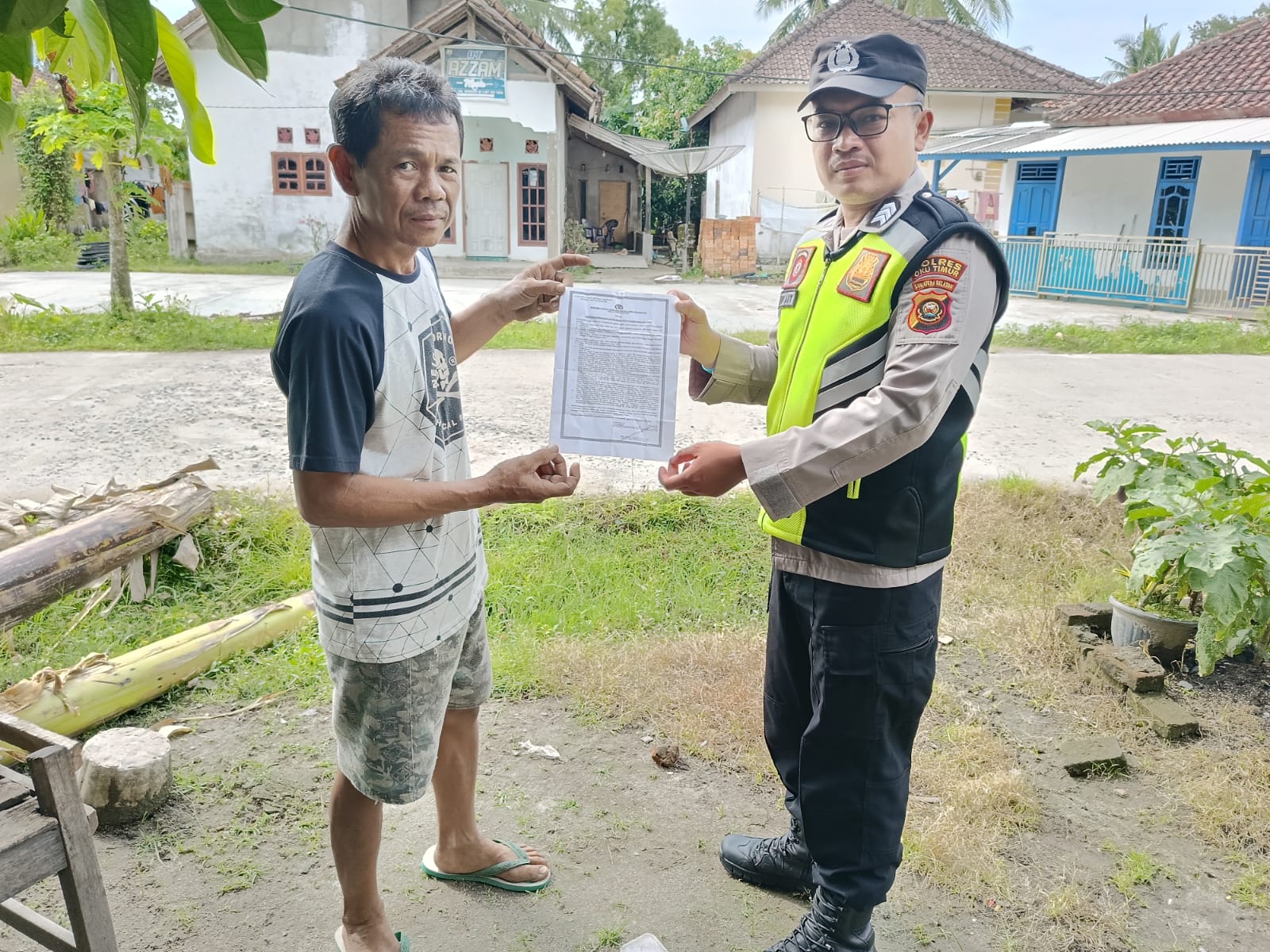Antisipasi Karhutla, Polsek Buay Madang Timur Sisir Dua Desa di OKU Timur, Sebarkan Maklumat Kapolda Sumsel