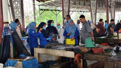 BBPOM Aceh dan BPPMHKP Sidak Pangan di Pasar Ikan PPS Kutaraja dan Al Mahirah, Sampel Ikan dan Udang Diuji di Laboratorium